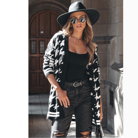 Cupshe Houndstooth Button-Front Longline Cardigan
M/Black - Picture 1 of 3